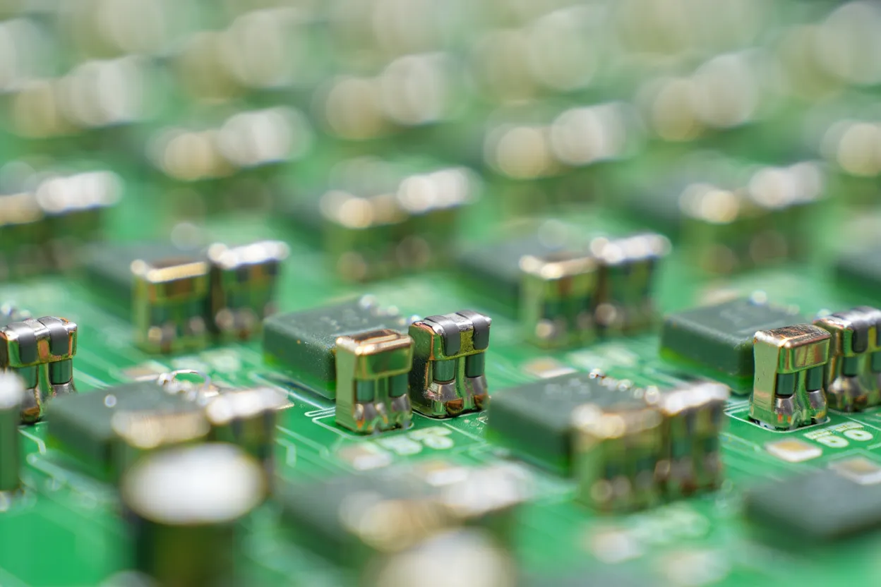 Composants électroniques et équipements industriels utilisant du palladium